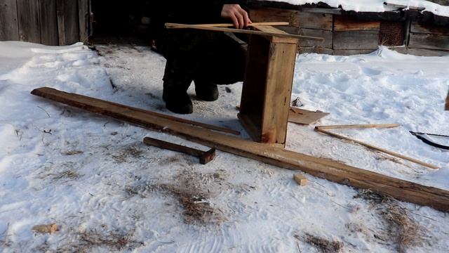 КУПИЛ ДОМ В ДЕРЕВНЕ / СДЕЛАЛ КОРМУШКУ ДЛЯ БЕЛОК И ПТИЦ. смотреть онлайн