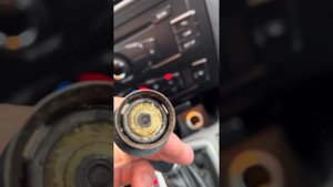Audi q5 r8 прикуриватель не дает зарядку ( предохранитель не при чем )