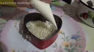 Салат с семгой, яйцами, сыром, помидорами