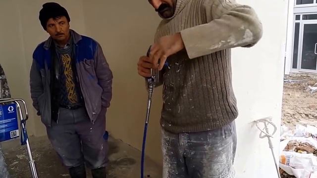 Сухая гипсовая смесь. Гипсовая шпаклевка Rigips Saten. Способ нанесения шпаклевки. смотреть онлайн