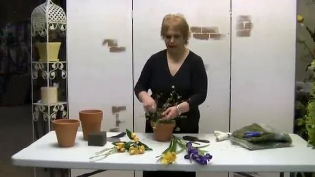 How To Make A Spring Silk Arrangement Using Silk Flowers смотреть онлайн