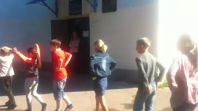 Утро в лагере "Радуга" смотреть онлайн