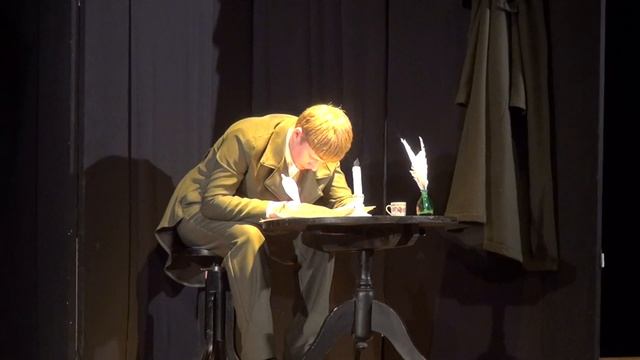 Спектакль «Шинель», театр Комиксы. 2012 смотреть онлайн