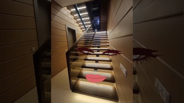 А что, если бы лестницы могли бы иметь свой характер?? смотреть онлайн