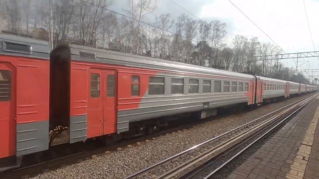 Электропоезд ЭД4М-0103 платформа Перловская смотреть онлайн