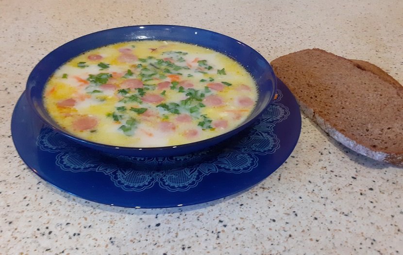 Простой ужин. Сытный Сырный  Суп с Сосисками и овощами.