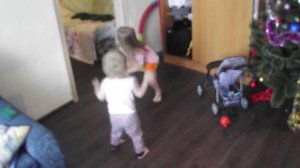 Красками разными белыми красными небо расвечу я