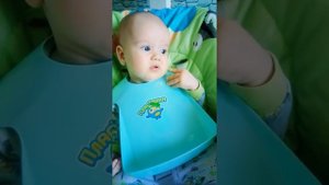 Первый раз кушаем гречневую кашу. 6 месяцев.