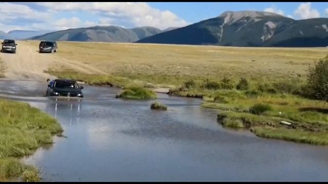 Мазда CX-5 на бездорожье в путешествии по горному Алтаю