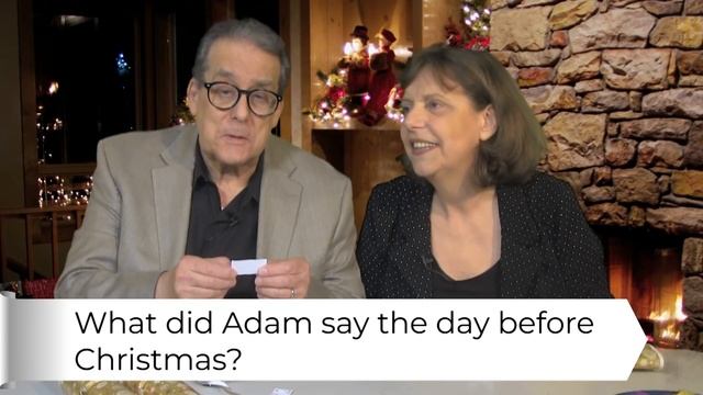 What's Inside A Christmas Cracker? Let's See!