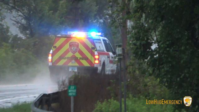 Croton Falls FD Engine 149 & Danbury FD Car 30, Car 55, HazMat 1, & Car 1 Responding смотреть онлайн