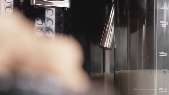 Кофеварка полуавтоматическая CECOTEC Cumbia Instant-ccino 20 Chic Serie Nera смотреть онлайн