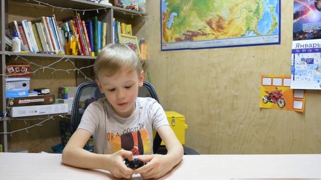 Летающий спиннер. Распаковка посылки // Flying spinner. Unpacking the package смотреть онлайн