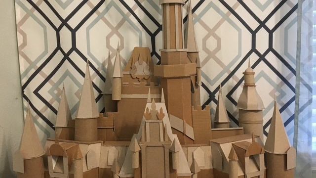 Disneyland Shanghai Castle Cardboard Model смотреть онлайн