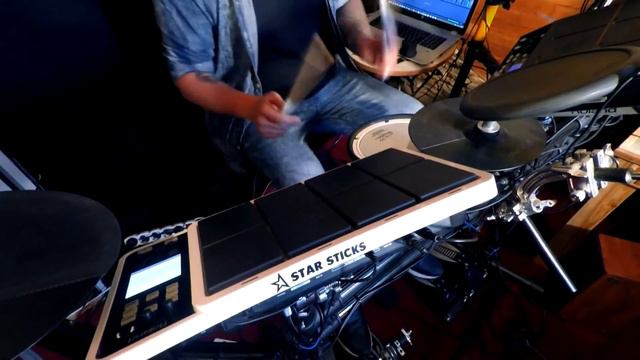 Просто больной EDM инструментал от барабанщика-битмейкера IC / Drummer plays a sick EDM instrumenta
