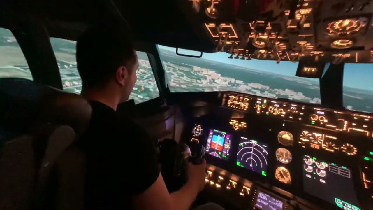 Полет на авиасимуляторе при шторме и грозе смотреть онлайн