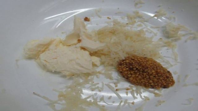 Овощной салат под соусом из сельдерея