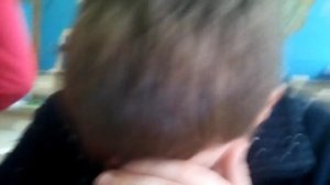 Школьник плачет из-за 2