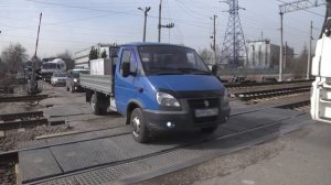 На переезде через ж/д пути возле станции Соколовская прошел очередной профилактический рейд