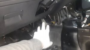 Volkswagen Golf 6 разбор салона, ремонт панорамной крыши. Чистка дренажных отверстий.