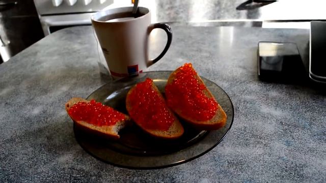 Красная икра Горбуши Обзор / Red caviar pink Salmon смотреть онлайн