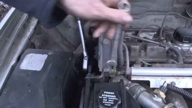 Замена насоса ГУР в Вольво 850. Своими руками! Часть 1. смотреть онлайн