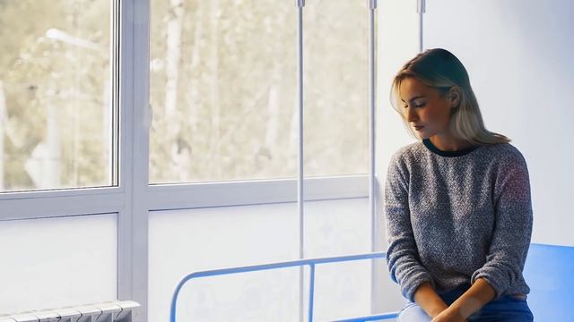 "Городская подстилка" смеялись они, когда она вернулась из города с животом, а позже увидев отца… смотреть онлайн