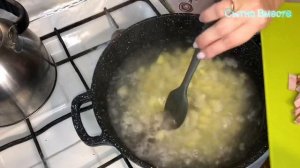 Свекровь научила готовить наваристый суп на костях в казане (рецепт)