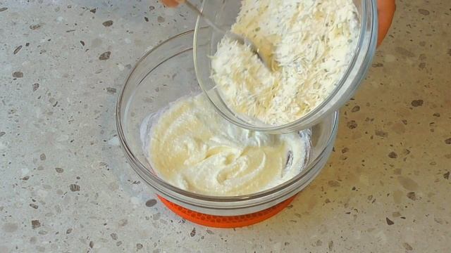 Ароматные творожные булочки с сыром и зеленью!