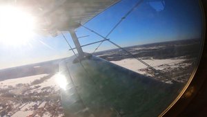 Взлет на биплане Ан2 с зимнего аэродрома