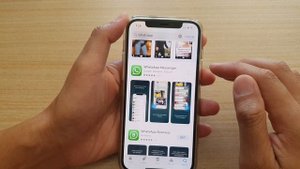 iPhone 12/12 Pro: How to Install WhatsApp Messenger