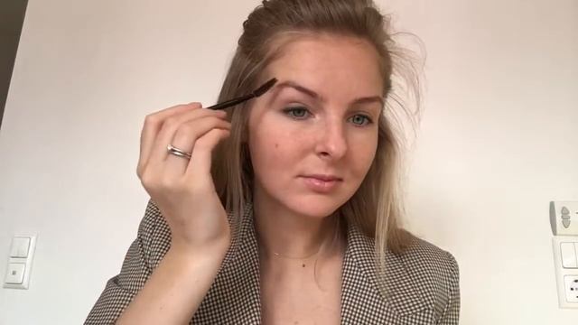 Как сделать легкий освежающий макияж для мамочек / Makeupzhuravlevaan