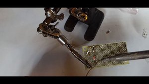 Простейший индикатор, сигнализатор низкого  заряда аккумулятора