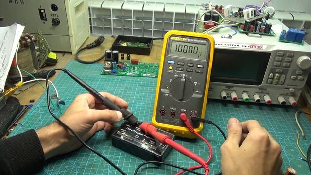 Отличный, но древний мультиметр FLUKE 87III смотреть онлайн