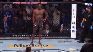 Crazy Reaction Of Commentators While Chris Weidman Broke His leg