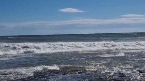 Большие и красивые волны. Сила моря. Big and beautiful waves. The power of the sea.