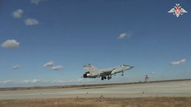 Боевая_работа_экипажей_истребителей_МиГ_31_в_зоне_СВО смотреть онлайн