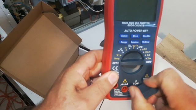 AstroAI WH5000A Digital Multimeter some basic features.