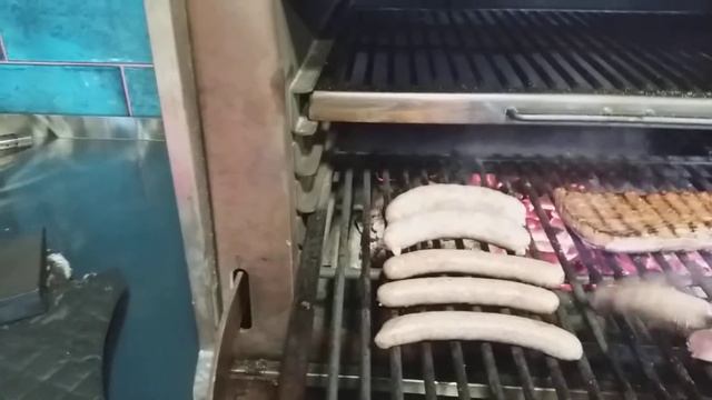 Хоспер Стейк +ковбаски смотреть онлайн