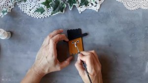 Магнит на холодильник из палочек для мороженого. Поделка с детьми.