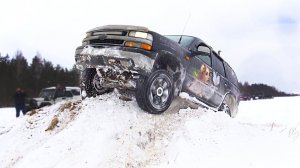 Собрали более 30 внедорожников и паркетников (кроссоверов) и поехали бороздить бездорожье! На пути н