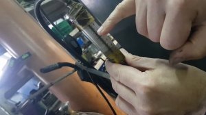 Самодельный прибор для проверки избыточного давления картерных газов.