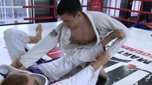 РОДЪ BJJ: выход на треугольник из положения "Спайдер гард"