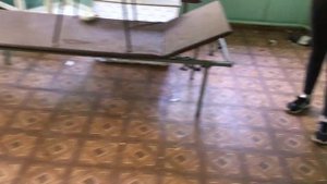 Заброшенный пионерский лагерь в лесу.