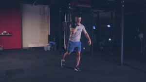 Попеременные выпады назад с гирей на груди/ Alternative KB front rack reverse lunge