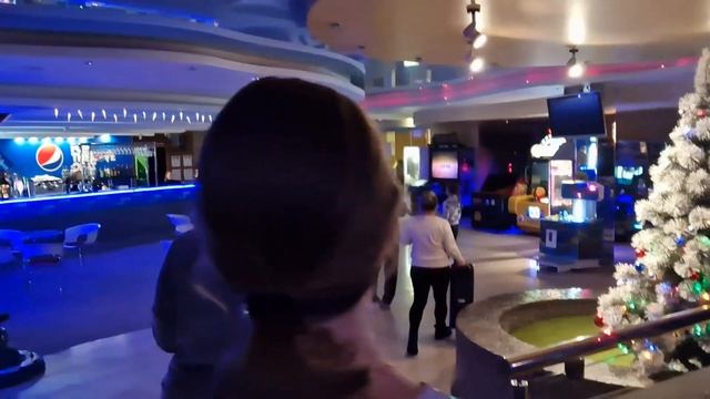 Эстония.Таллинн.День Рождения Кристины 15 лет в Krabi Bowling с друзьями.Праздничный торт.Влог.2 Ч.