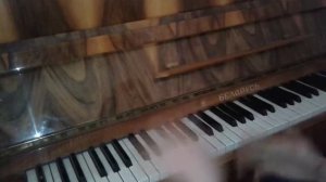 Как на пианино сыграть музыку Moscow Calling из сериала физрук