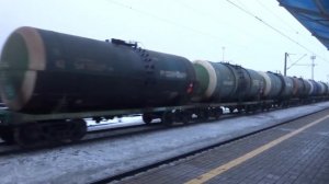 Электровоз ВЛ80С-1553 с грузовым поездом