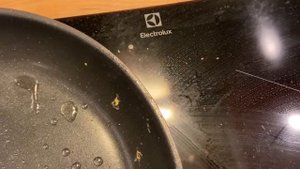 Electrolux EIT61443B Induction cooker buzzing