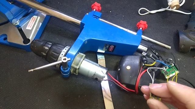 Что можно сделать из старого шуруповерта. Или сверлильный станок своими руками! смотреть онлайн